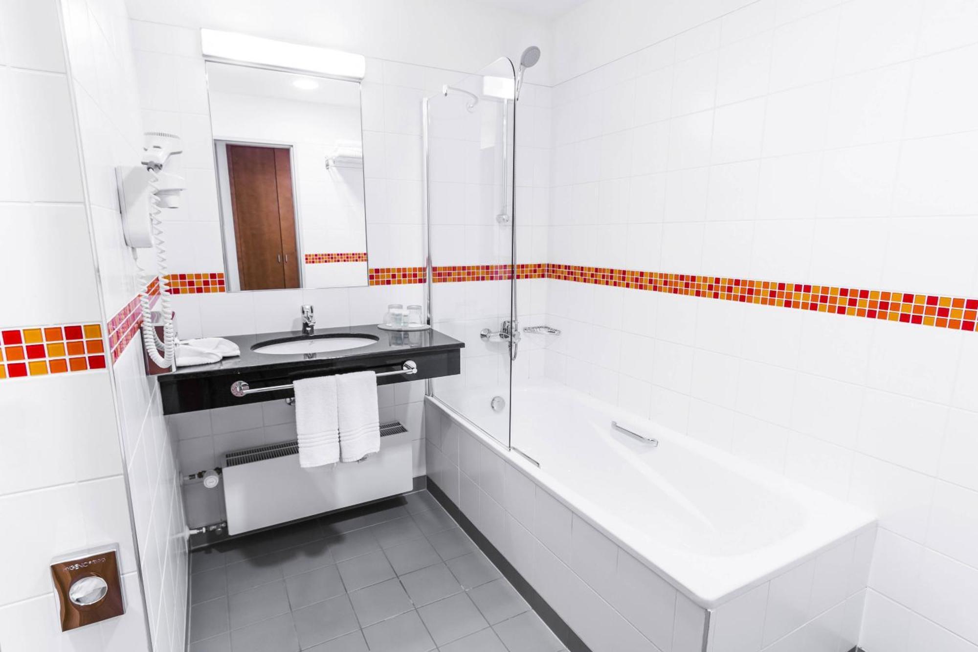 Courtyard By Marriott Hotel Pilzno